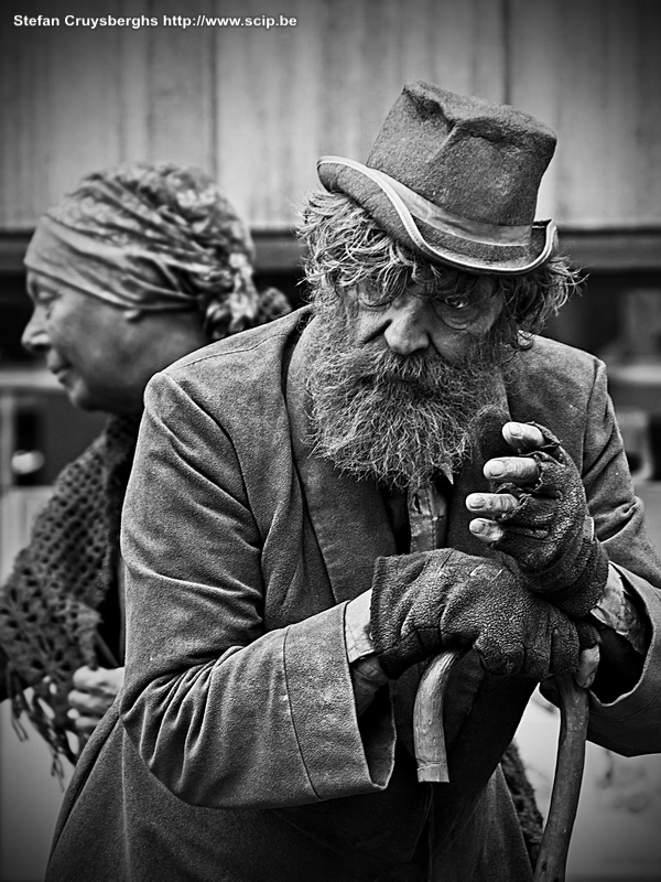 Living Statues in Lommel Last weekend my hometown Lommel organized the 3th European Contest for Living Statues. Several wonderful living statues and street artists from all around Europe, Cuba, New Zealand and Brazil were invited and during 2 days they demonstrated their skills.  Stefan Cruysberghs
